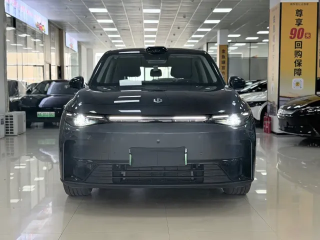 Leapmotor C10 — Фото автомобиля 2