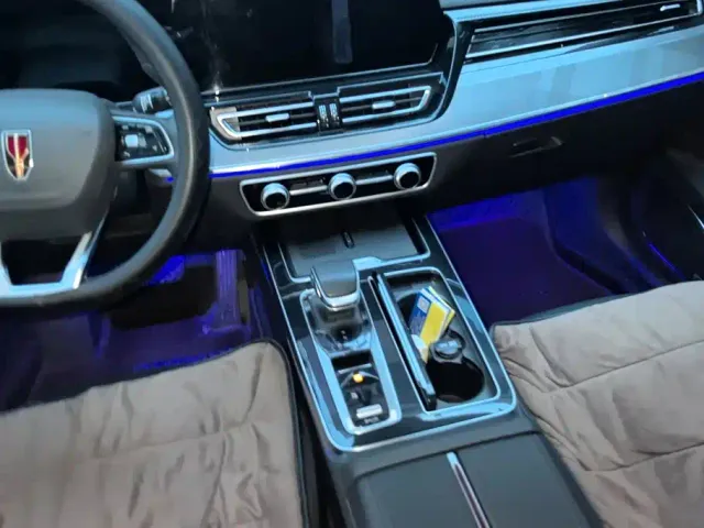 Hongqi HS5 — Фото автомобиля 16