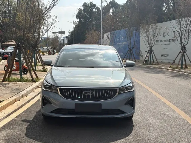 Geely Emgrand — Фото автомобиля 2