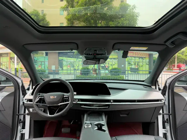 Cadillac XT5 — Фото автомобиля 30