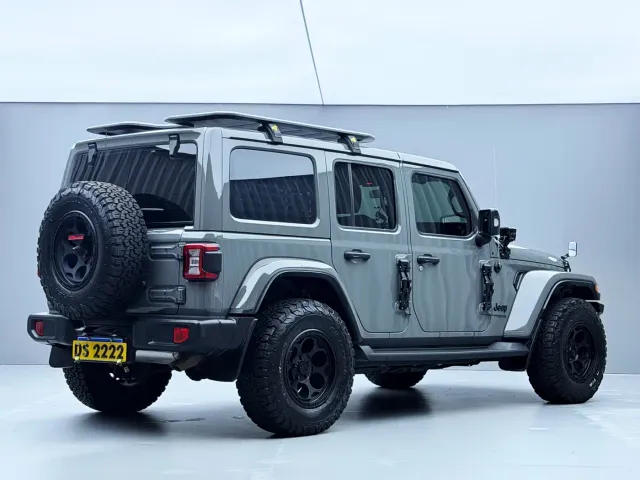 Jeep Wrangler — Фото автомобиля 12