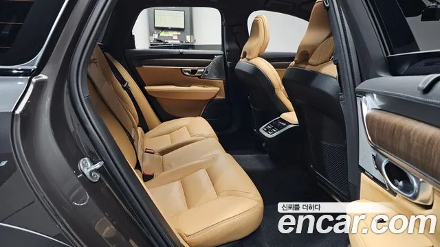 Volvo V90 — Фото автомобиля 18