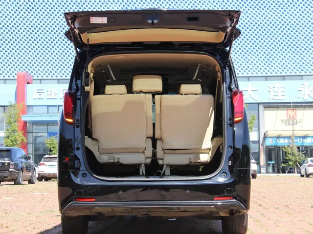 Toyota Alphard 2021 Hybrid 2.5L Luxury — Фото автомобиля 9
