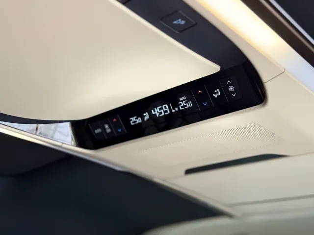 Toyota Alphard — Фото автомобиля 21