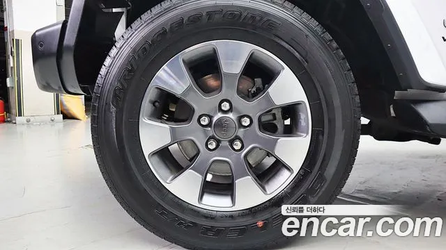 Jeep Wrangler JL — Фото автомобиля 5