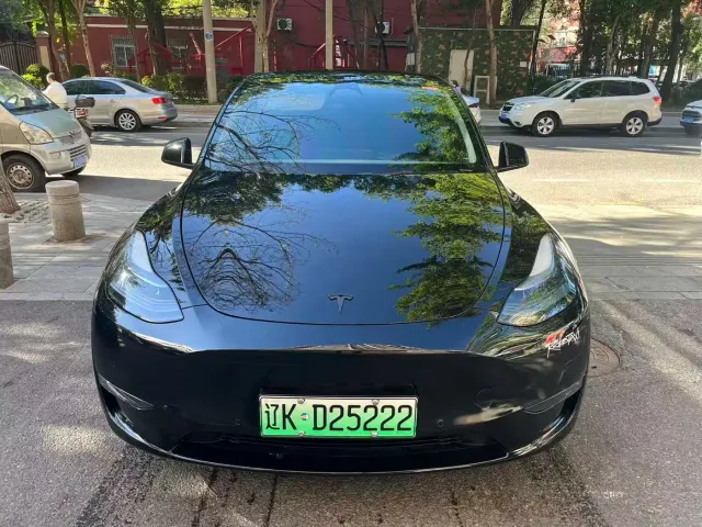 Фотография автомобиля — Tesla Model Y