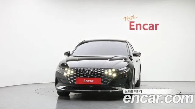 Hyundai Grandeur New — Фото автомобиля 3
