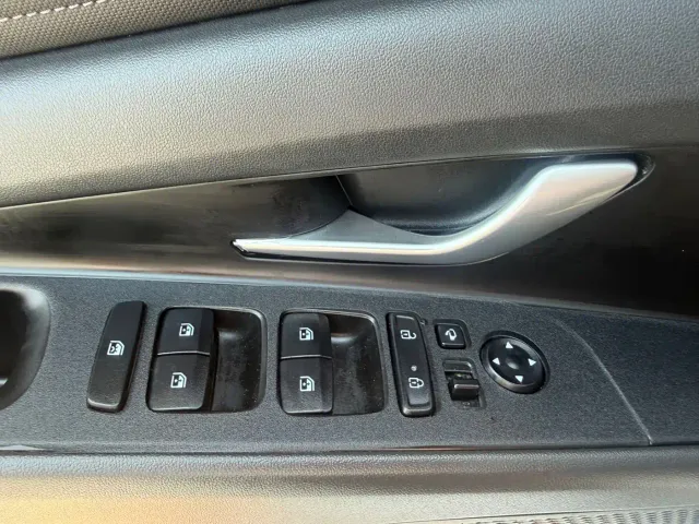 Hyundai Elantra — Фото автомобиля 12
