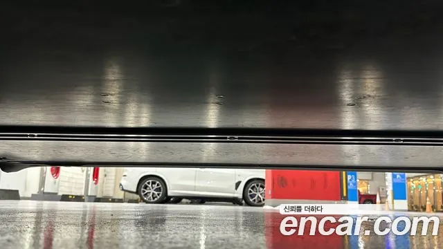 Tesla Model Y — Фото автомобиля 19