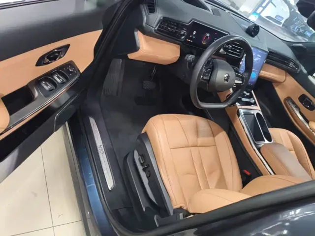 Nio ES8 — Фото автомобиля 15
