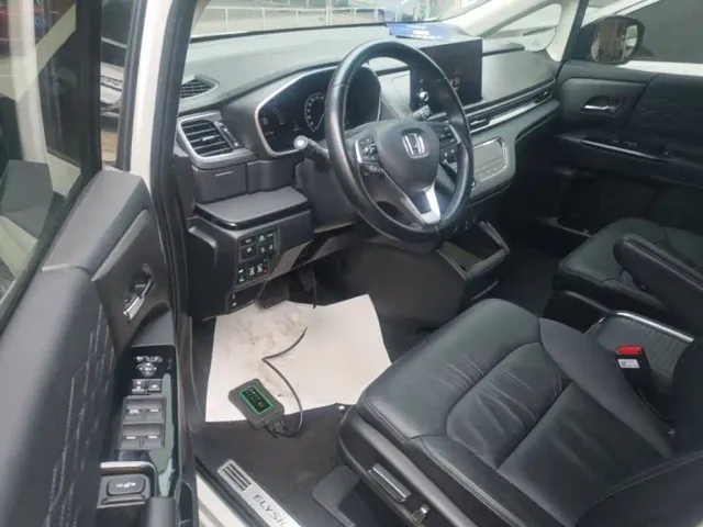 Honda Elysion — Фото автомобиля 15