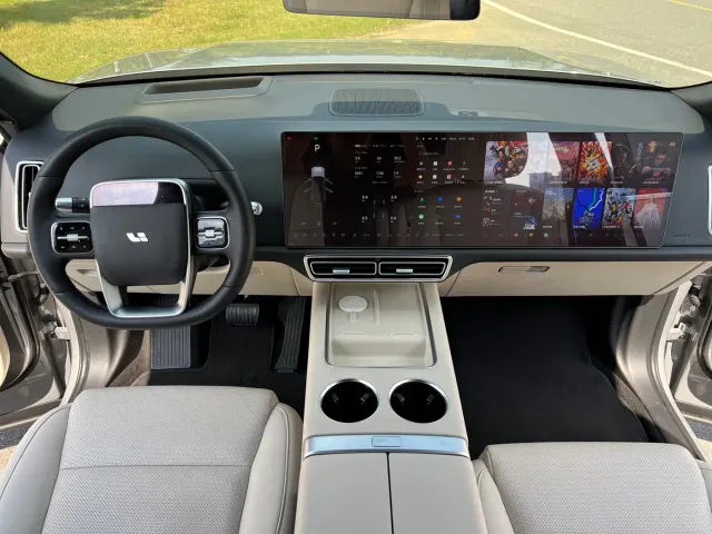 Li Auto L9 — Фото автомобиля 12