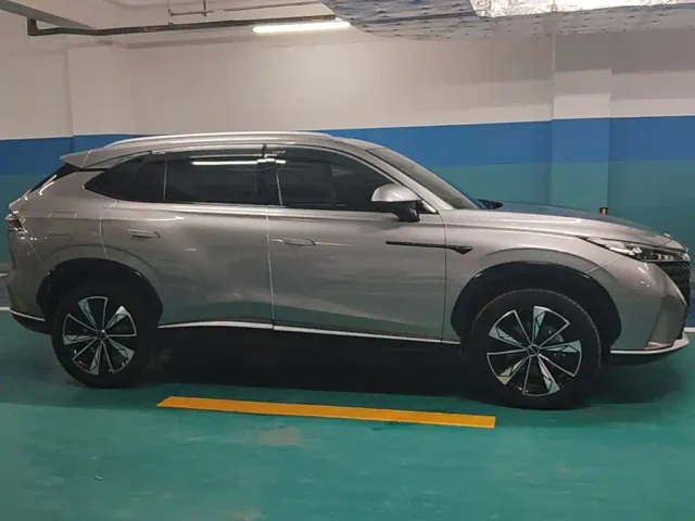 Roewe RX5 — Фото автомобиля 27