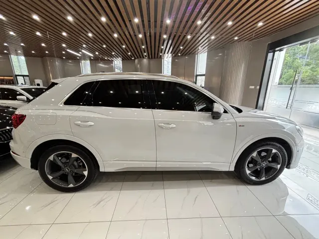 Audi Q3 — Фото автомобиля 7