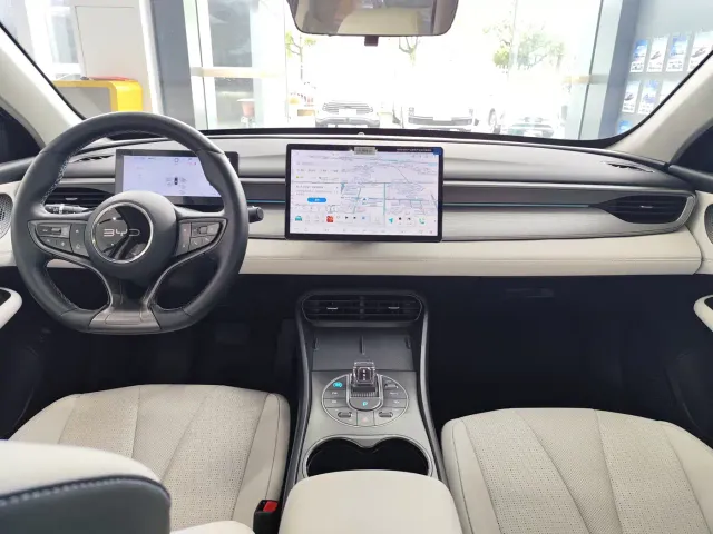 BYD Seal 05 DM-i — Фото автомобиля 7