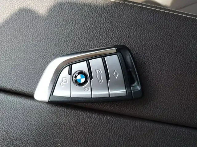 BMW 5 Series — Фото автомобиля 11