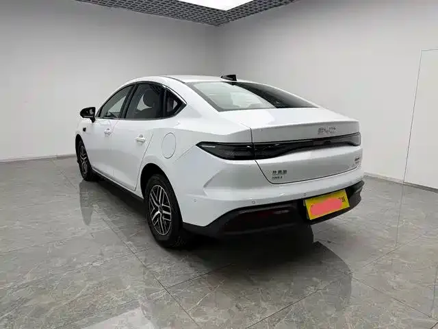 BYD Seal 05 DM-i — Фото автомобиля 2