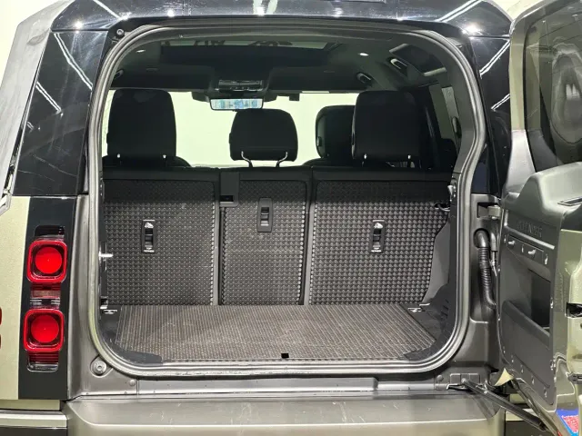 Land Rover Land Rover Defender 2023 Model 110 3.0T P400 X-DYNAMIC HSE — Фото автомобиля 7