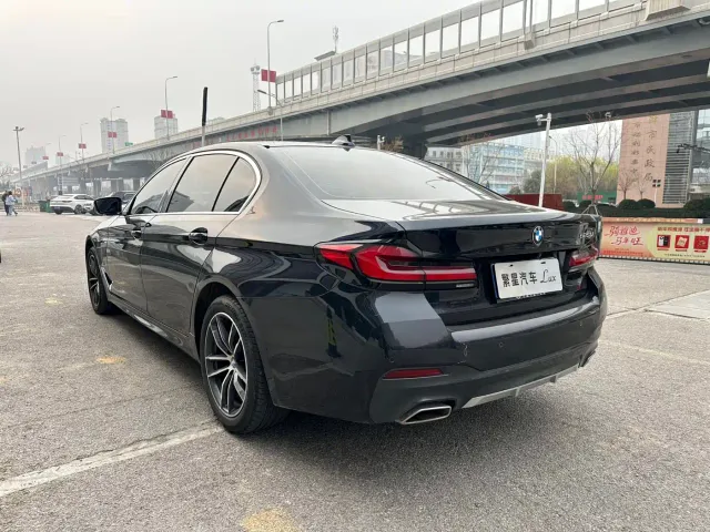 BMW 5 Series — Фото автомобиля 7