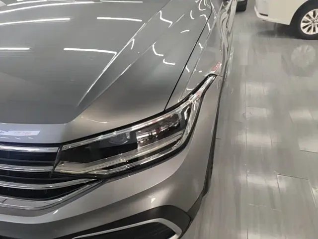 Volkswagen Tiguan L — Фото автомобиля 23