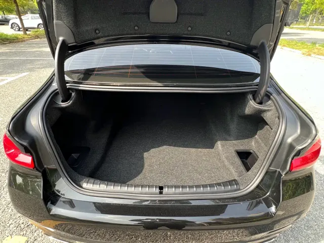 BMW 5 Series — Фото автомобиля 14