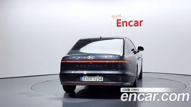 Hyundai Grandeur Grandeur (GN7) 2.5 Бензин 2WD — Фото автомобиля 4