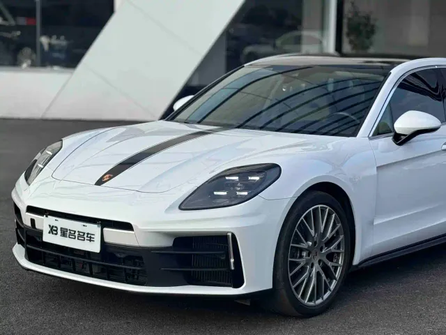 Porsche Panamera — Фото автомобиля 18