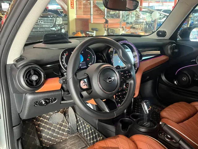 MINI Hatch — Фото автомобиля 7