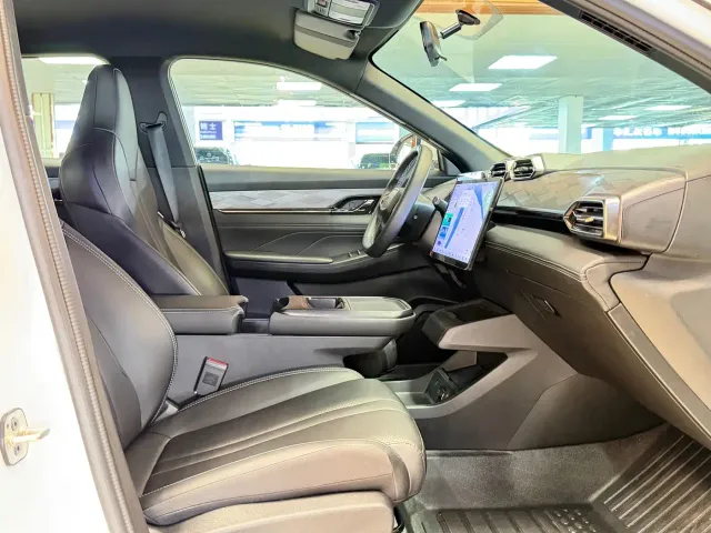 Dongfeng Fengshen L7 — Фото автомобиля 15