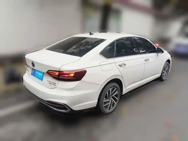 Volkswagen Lavida — Фото автомобиля 5