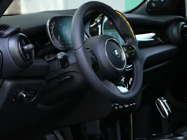 MINI Hatch — Фото автомобиля 16