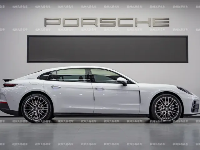 Porsche Panamera — Фото автомобиля 4