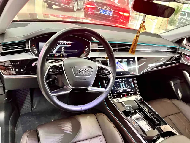 Audi A8 — Фото автомобиля 5