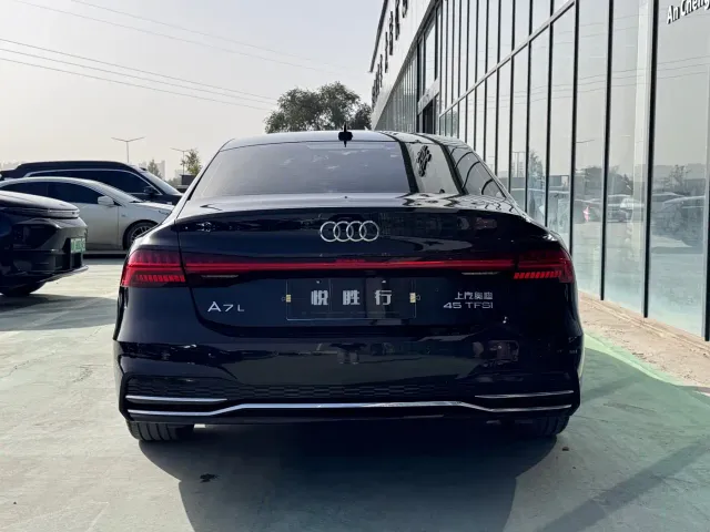 Audi A7L — Фото автомобиля 6