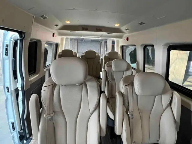Maxus Xintu V80 — Фото автомобиля 12