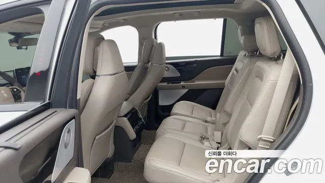Lincoln Aviator — Фото автомобиля 12