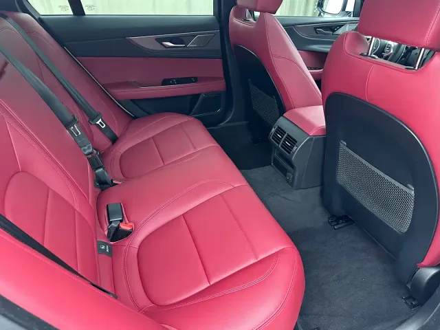 Jaguar XEL — Фото автомобиля 12