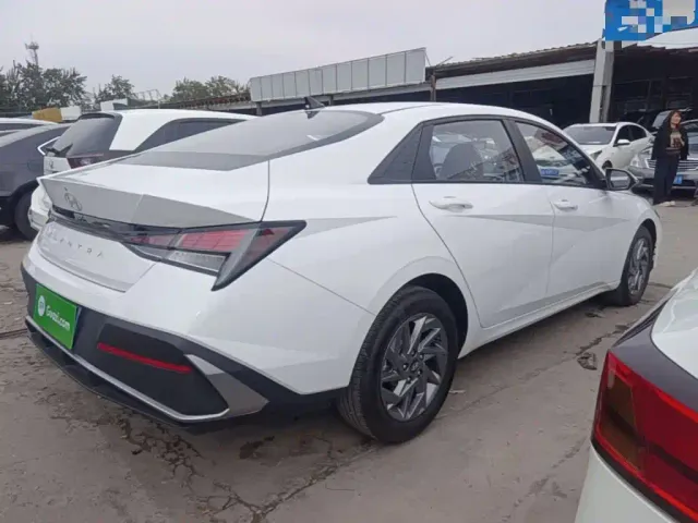 Hyundai Elantra — Фото автомобиля 6