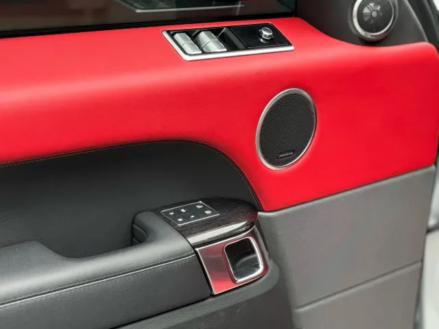 Land Rover Range Rover Sport — Фото автомобиля 12