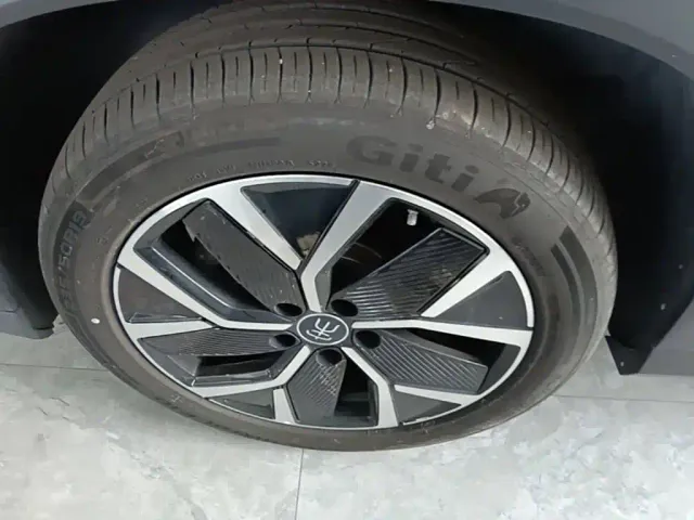 BYD Song L DM-i — Фото автомобиля 22