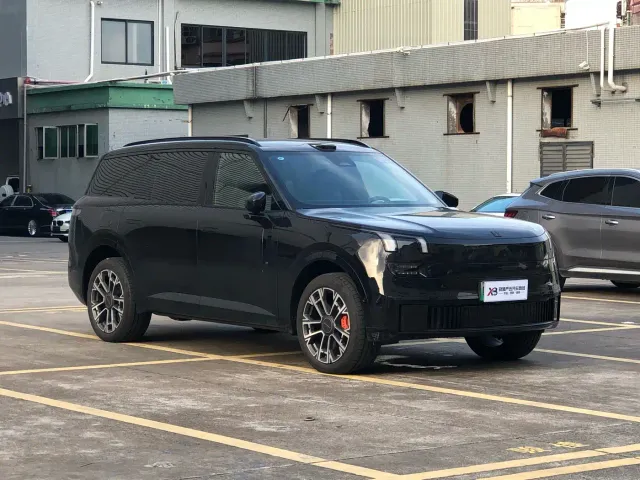 Lynk & Co 900 — Фото автомобиля 3