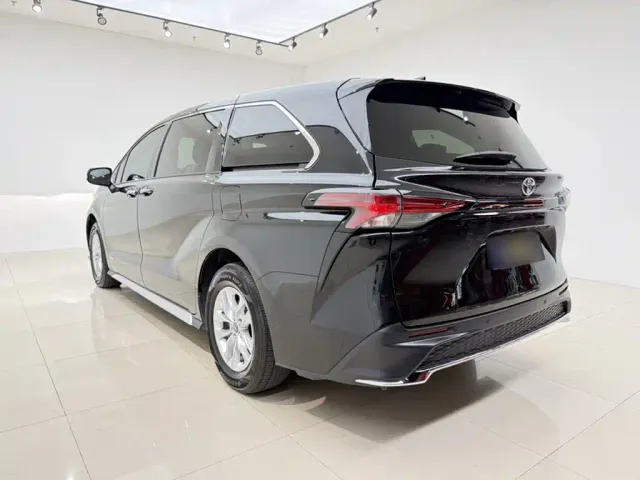 Toyota Granvia — Фото автомобиля 11