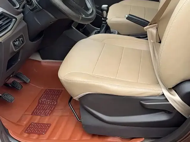 Wuling Hongguang — Фото автомобиля 11