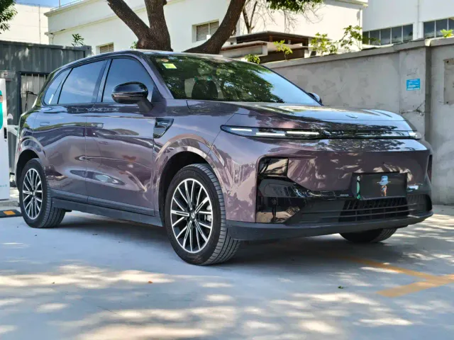 Leapmotor B10 — Фото автомобиля 3