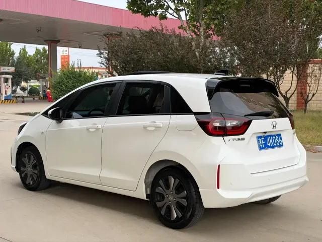Honda Fit — Фото автомобиля 4