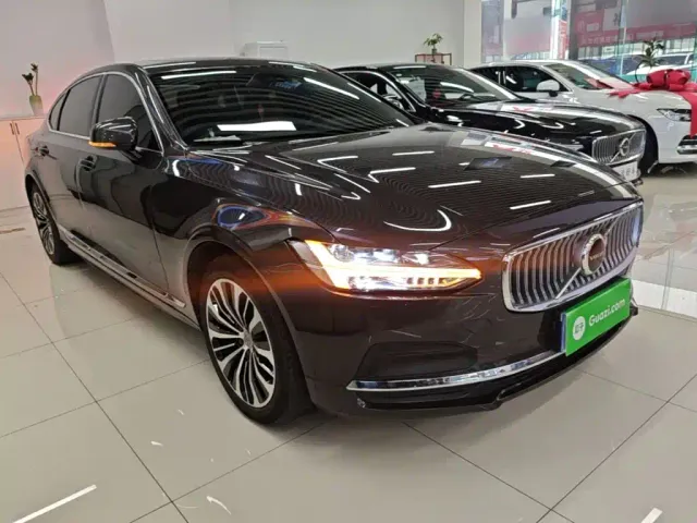Volvo S90 — Фото автомобиля 3