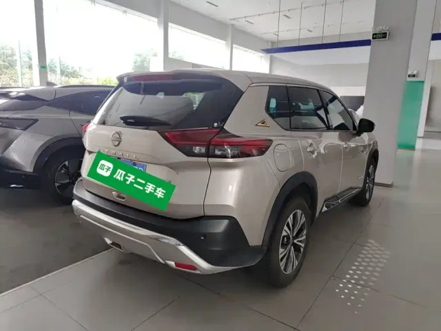 Nissan X-Trail — Фото автомобиля 4