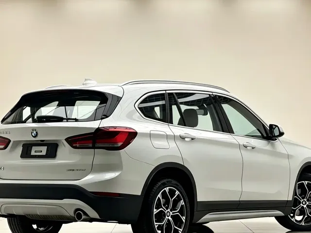 BMW X1 — Фото автомобиля 4