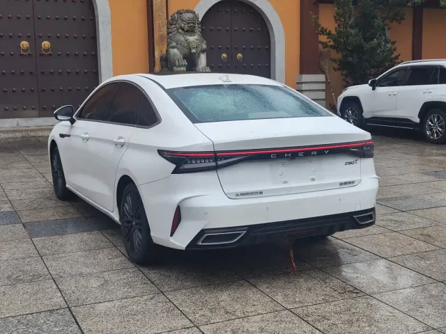 Chery Arrizo 8 — Фото автомобиля 12