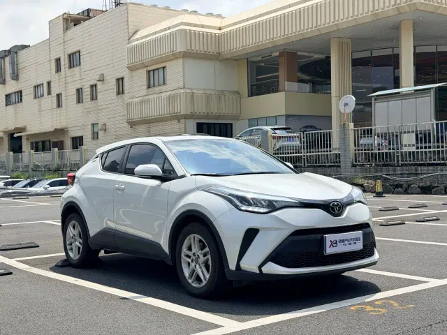 Toyota C-HR — Фото автомобиля 3